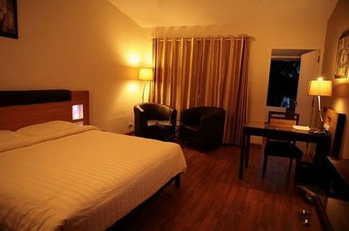 Deccan Plaza Hotel - Ooty Buitenkant foto