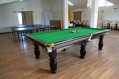 Deccan Plaza Hotel - Ooty Buitenkant foto